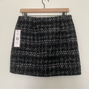 Plaid tweed skirt size medium (new with tags)